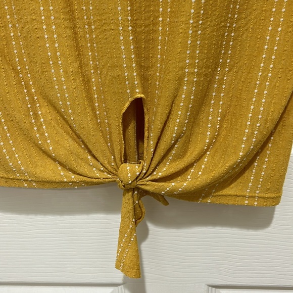 Women’s size Large tops - Picture 7 of 8